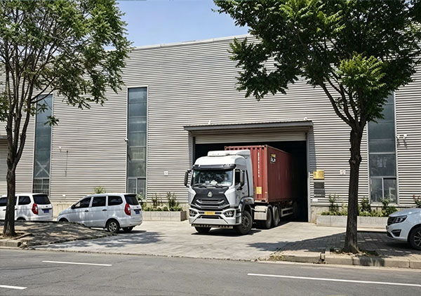 The complete-set intelligent production equipment in Cyprus has been dispatched in double containers.
