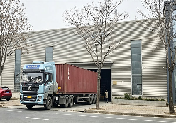 The customized packaging equipment in India has been successfully dispatched.