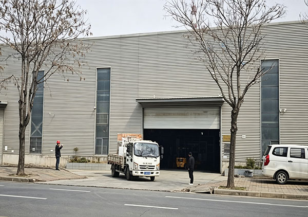 The customized ton container packaging equipment for Henan has been successfully delivered.